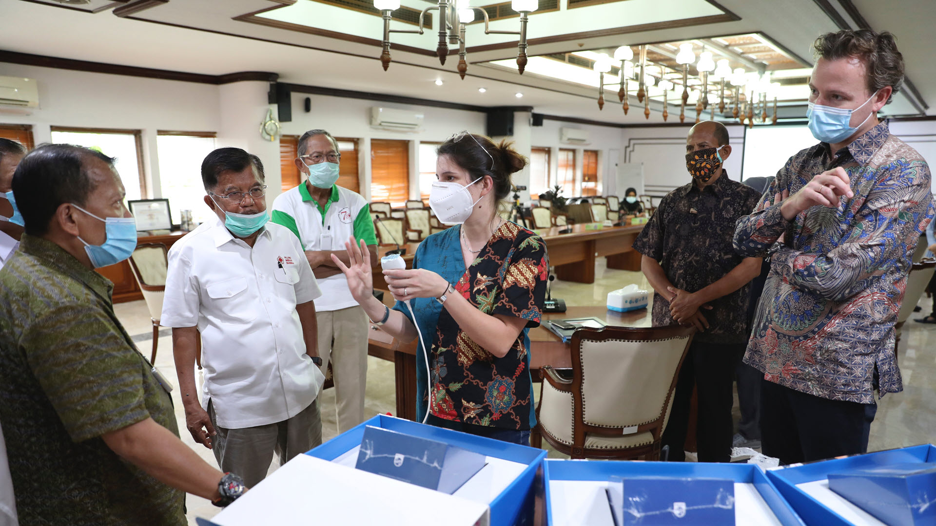 Philips Foundation supports Indonesian Red Cross in COVID-19 management