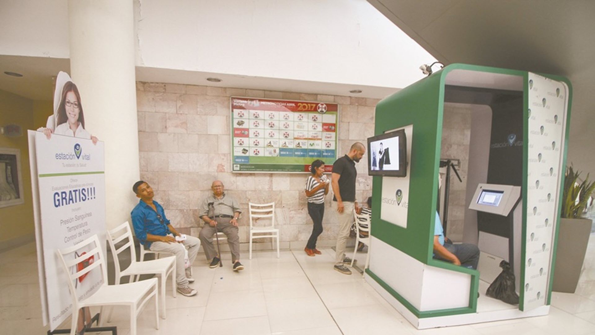 Health kiosk of Estación Vital installed in a mall in Nicaragua