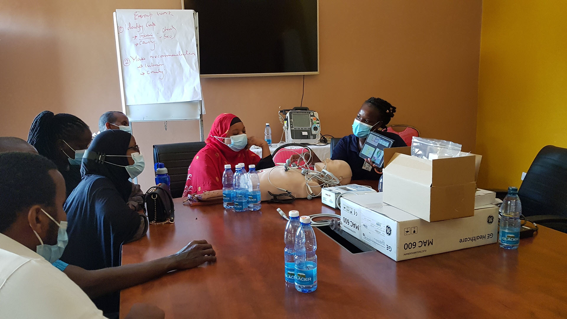 Customer sees received patient data through health kiosks of Estaci&oacute;n Vital